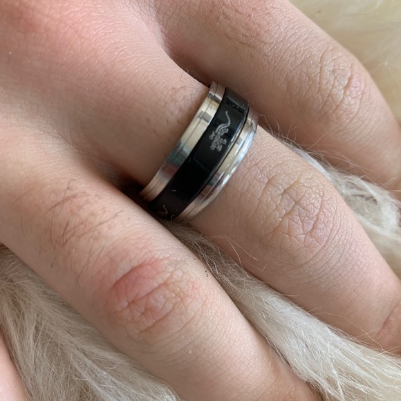 2/$40 Salamander spinner ring NWT - Picture 3 of 7